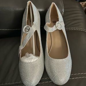 Silver glitter Mary Jane heels ladies 9. BNIB